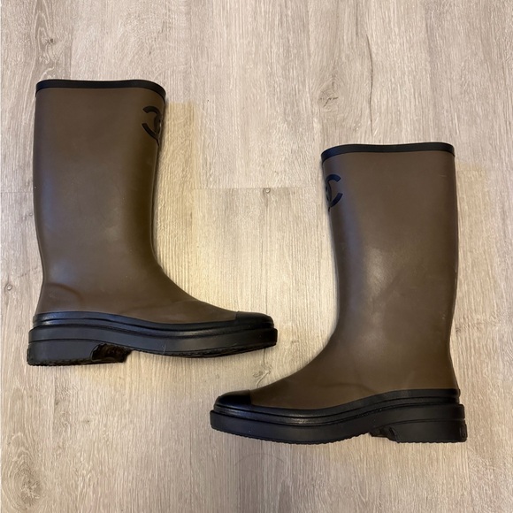 CHANEL Olive and Black Rain Boots SZ 7 - Picture 10 of 14
